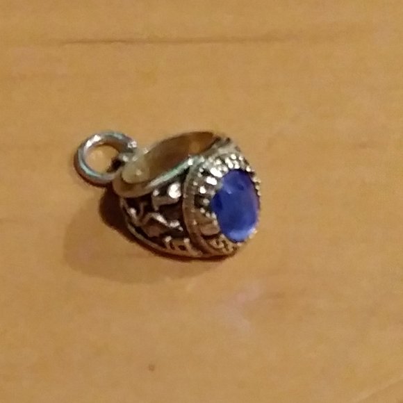Vintage Class of 1996 Class Ring Charm wBlue Stone - Picture 3 of 7